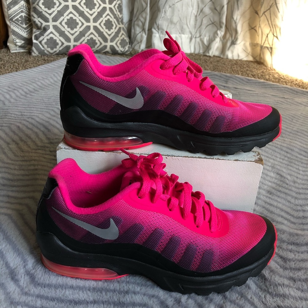 NIKE sneakers